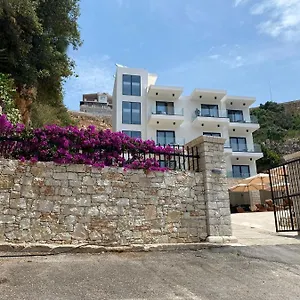 Platon **** Sarandë