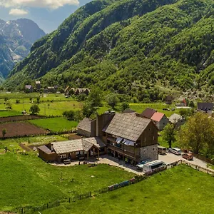Feriegård Bujtina Polia